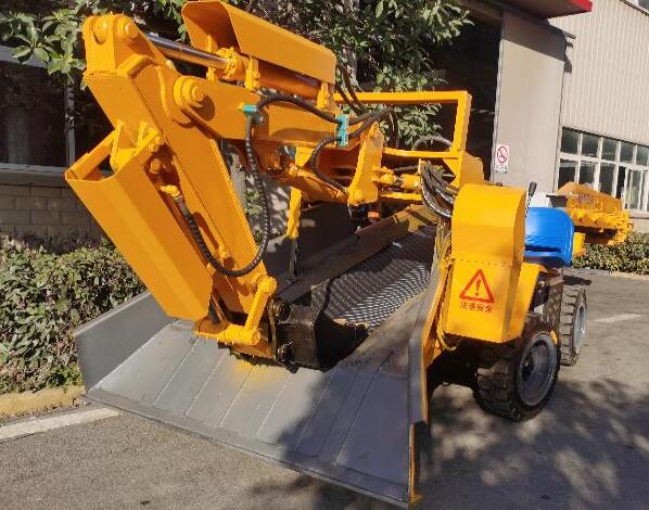 輪式扒渣機(jī)中的輸送帶該怎么保養(yǎng)呢？